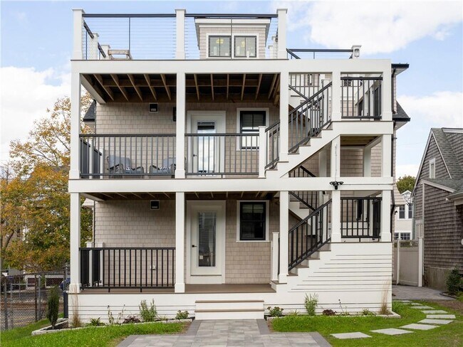 Building Photo - 7 Dearborn St