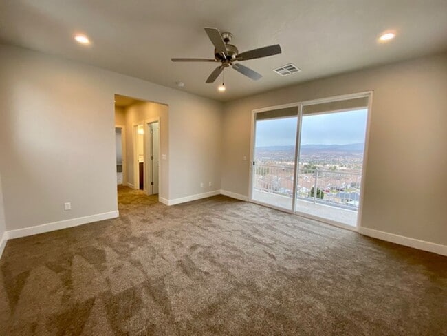 Building Photo - 438 N Stone Mountain Dr