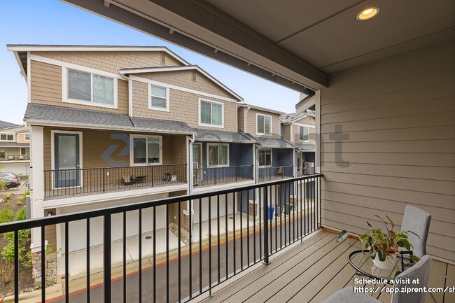 Building Photo - 12124 NE 194th Ct