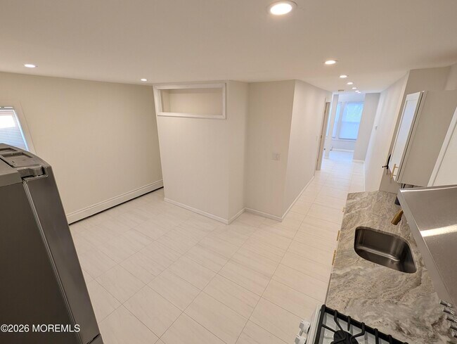 Building Photo - 106 Wallace St