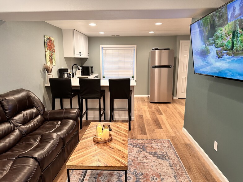 Building Photo - 13848 W Amherst Dr