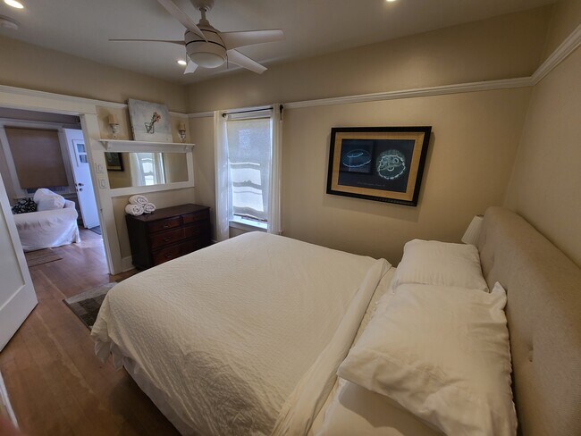 Building Photo - 36 19th Pl