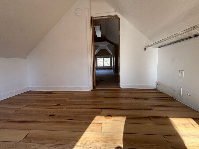 Building Photo - 14 W Carrollton Ave