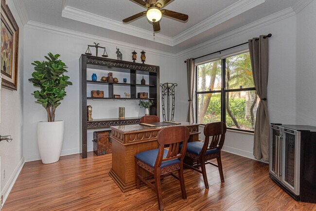 Building Photo - 10703 Versailles Blvd