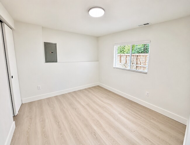 Building Photo - 7407 SW 36th Ave