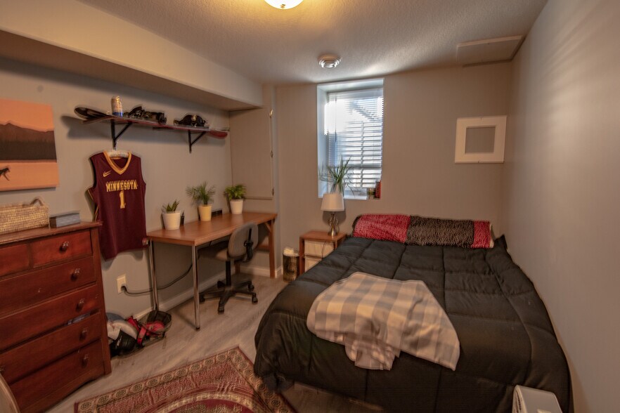 Basement Bed 6 $625 - 1100 15th Ave SE