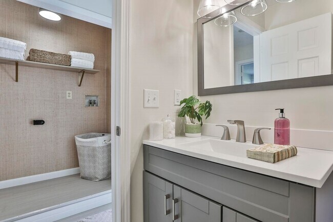 Building Photo - 6 Veterans Rd