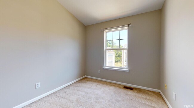 Building Photo - 113 Darley Dale Loop - Bev Roberts Rentals...