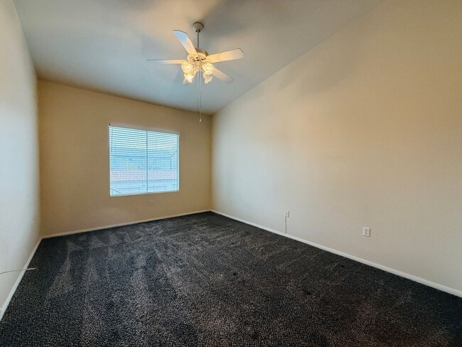 Building Photo - 3 bdrm, 2 bath Mission Hills Condo-Availab...