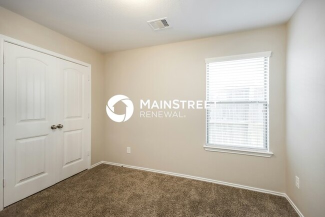 Building Photo - 1707 Grand Plaza Dr