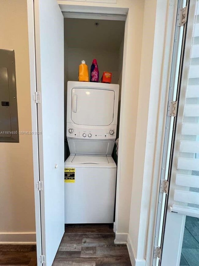 Building Photo - 10229 NW 64th Terrace