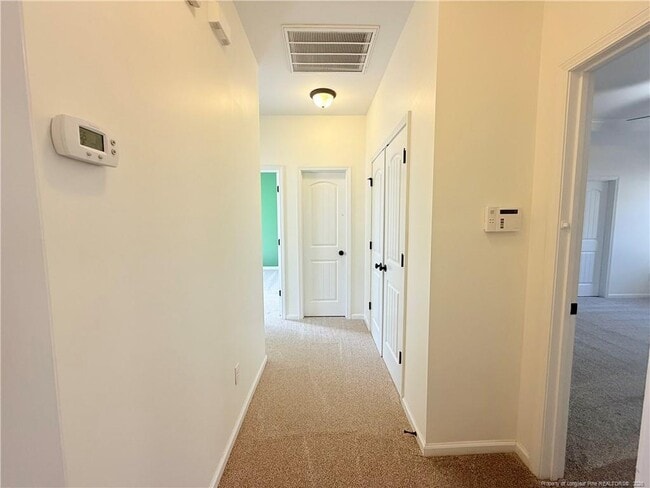 Building Photo - 352 Old Field Loop