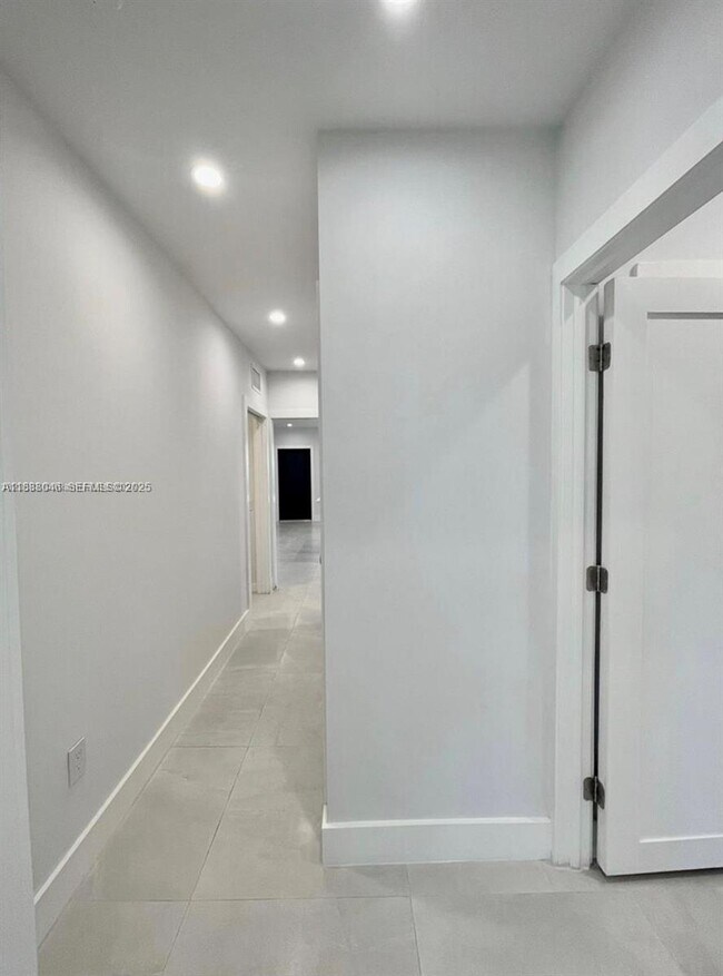 Building Photo - 6329 SW 23rd St