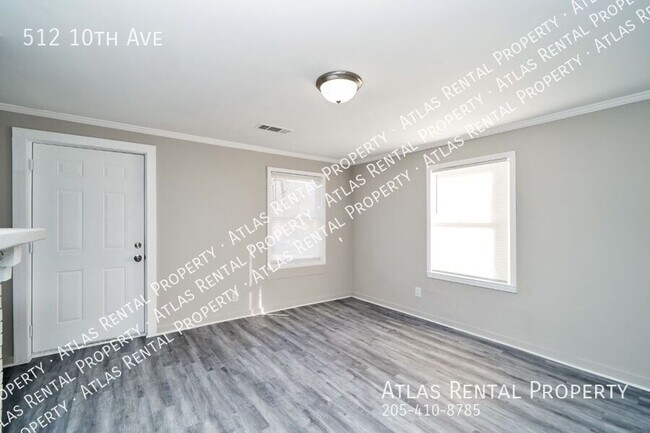 Building Photo - 512 10th Ave