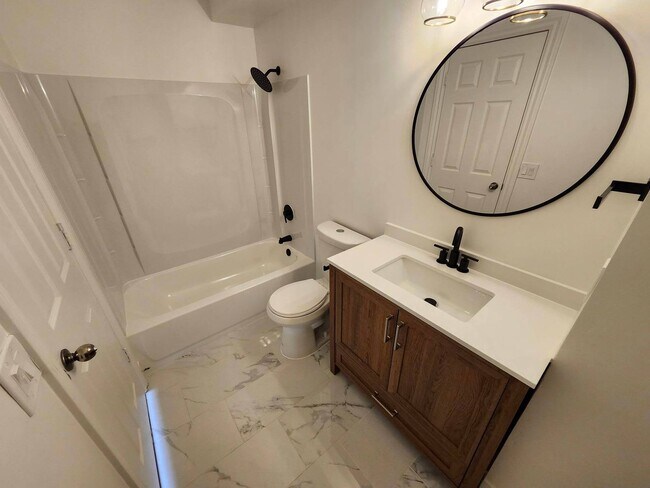 Building Photo - Newly Renovated 3 Bed 2 Bath Home in Kearns!!!