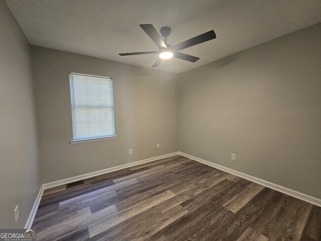 Building Photo - 938 Iron Gate Blvd