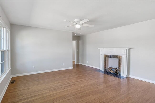Building Photo - 805 Wilma St
