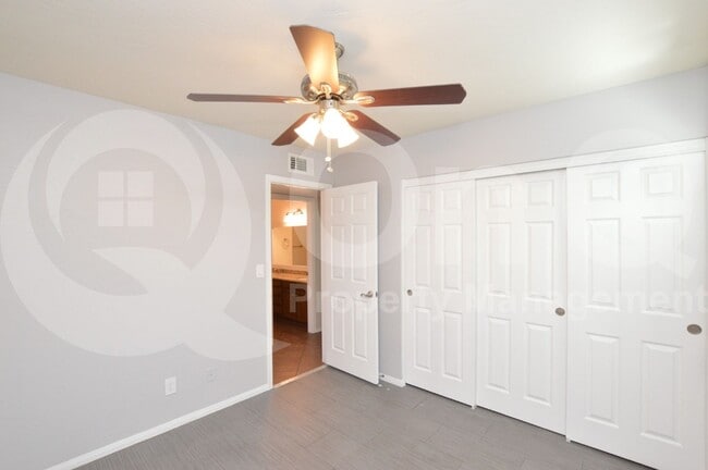 Building Photo - 2218 W Palomino Dr