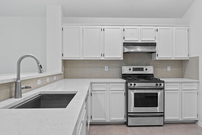 Building Photo - Immaculate 3 Bedroom, 2 Bath Home on Corner Lot in Cedar Park