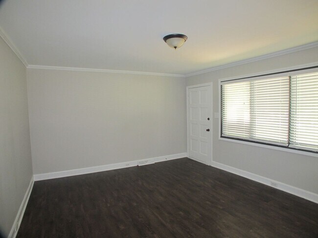 Building Photo - One Story Home For Residential or Institutional/Office Use in Harrisburg NC!