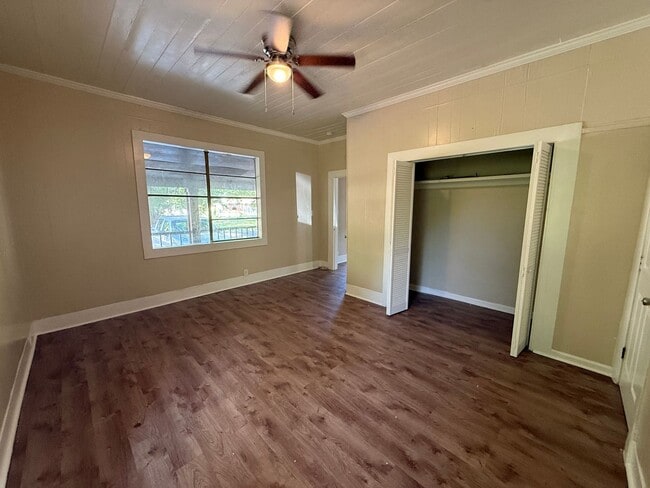 Building Photo - 3BD 1.5BA Single Home in Baton Rouge