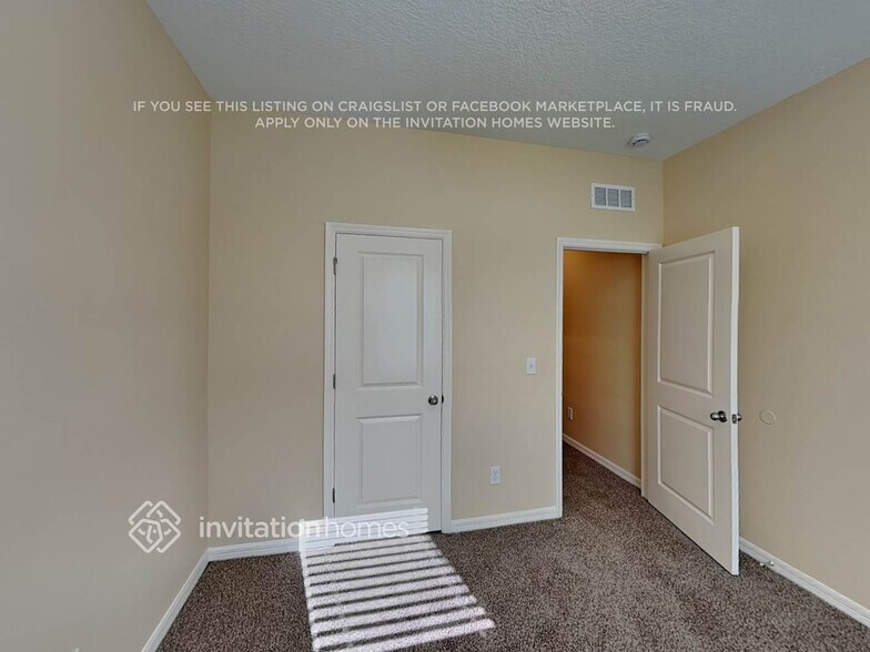 Building Photo - 5801 Bovine Dr