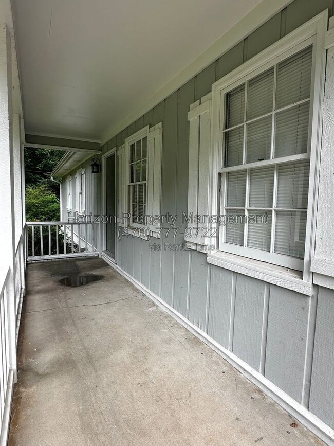 Building Photo - 4014 White Oak Ct NW