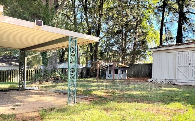 Building Photo - 2844 Marbry Dr