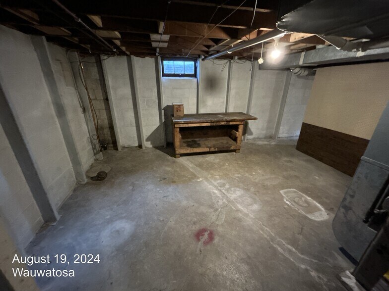 Building Photo - 9431 W Marion St