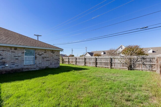 Building Photo - 2930 Saulsbury Dr