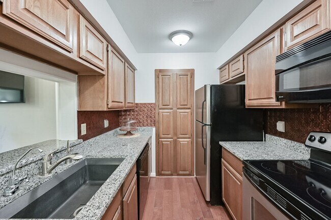 Building Photo - North Arlington Condo - 5 minutes to AT&T Stadium and Globe Life Field!