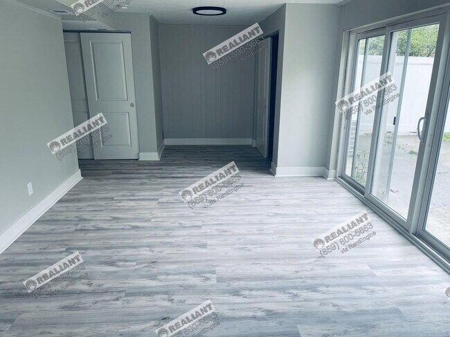 Building Photo - 19 Boardwalk St