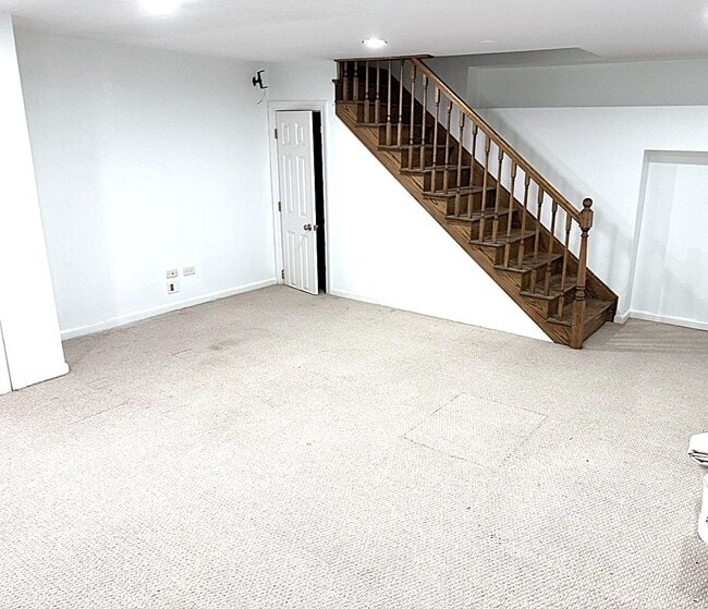 Building Photo - 8655 1/2 W Foster Ave