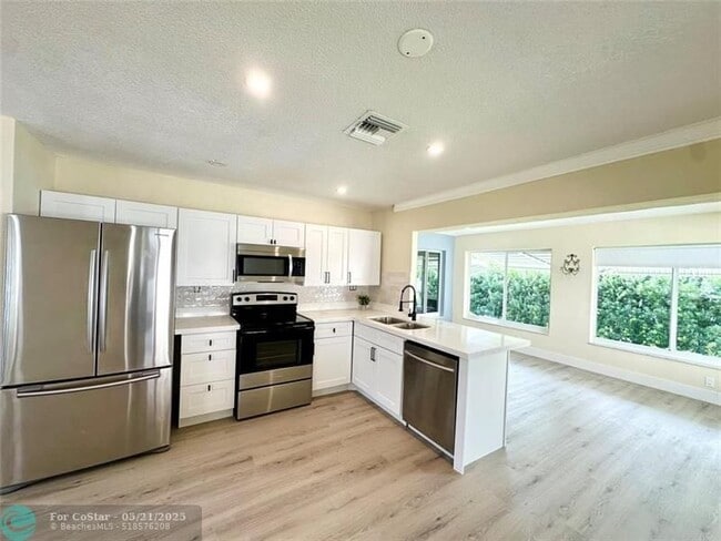 Building Photo - 4514 NW 49th Dr