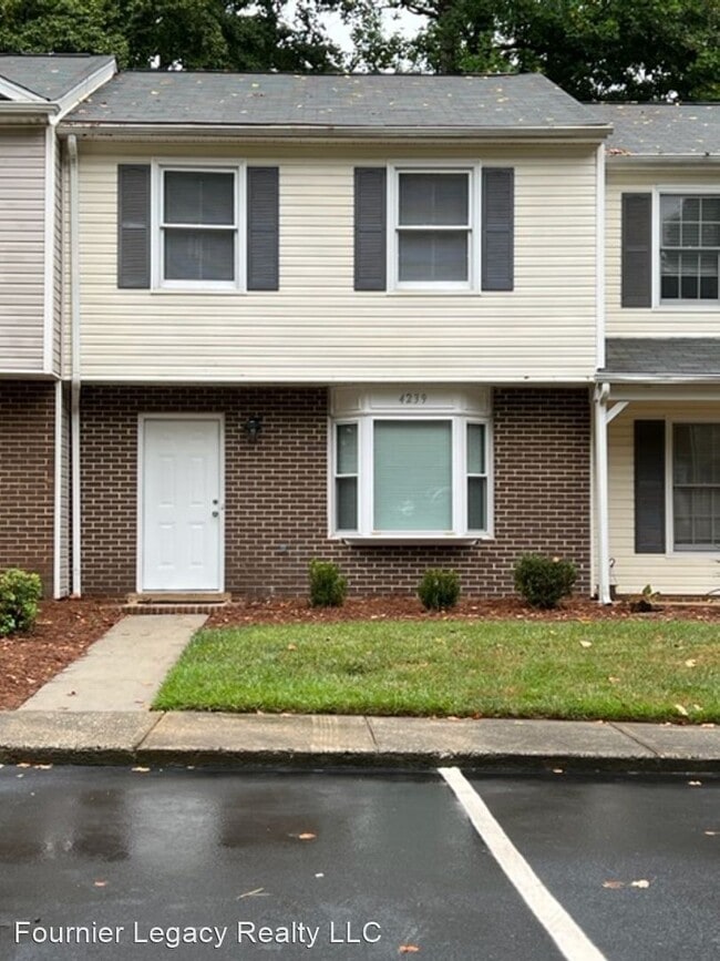 Primary Photo - 3 br, 2.5 bath House - 4239 Baylor Street