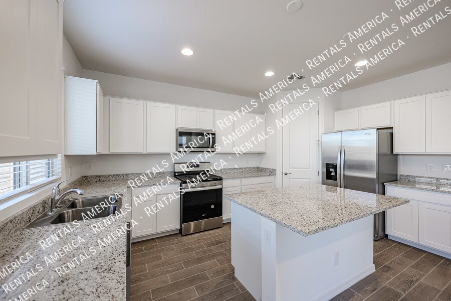 Building Photo - 9344 E Spiral Ave