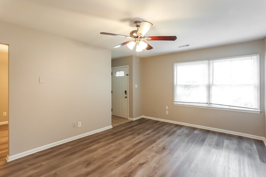 Building Photo - 1550 Flicker Rd