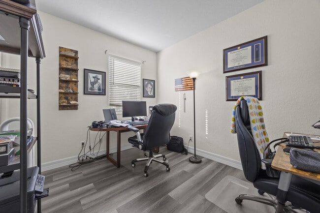 Building Photo - 3128 Grandiflora Dr