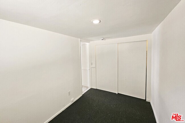 Building Photo - 1718 Grafton St