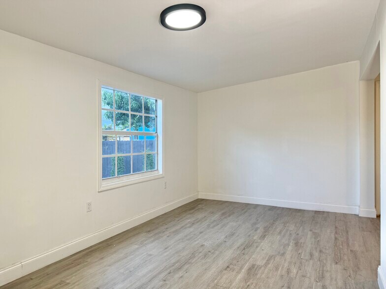 Primary Photo - 2915 NW 29th St