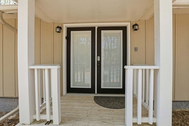 Building Photo - Private Home on 6 acres in Whitewater Schools!