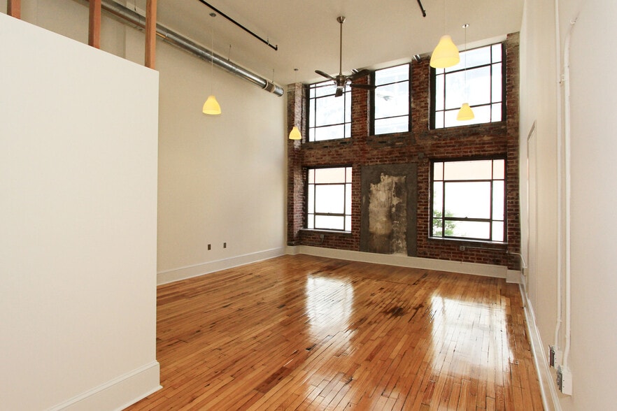 Building Photo - 505 Union Ave