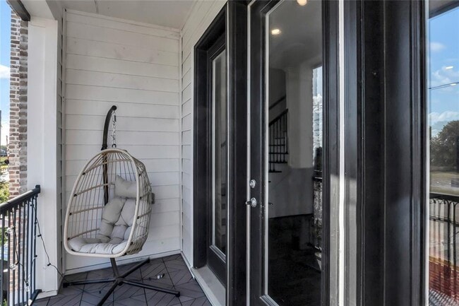 Building Photo - 4128 Willowbend Blvd