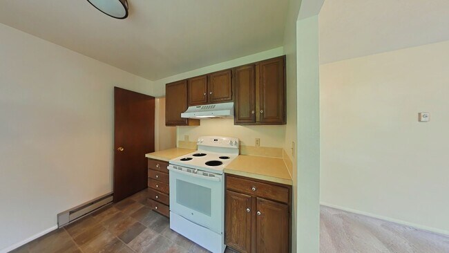 Building Photo - 2Bed 1Bath with Carport! Walk to MSU