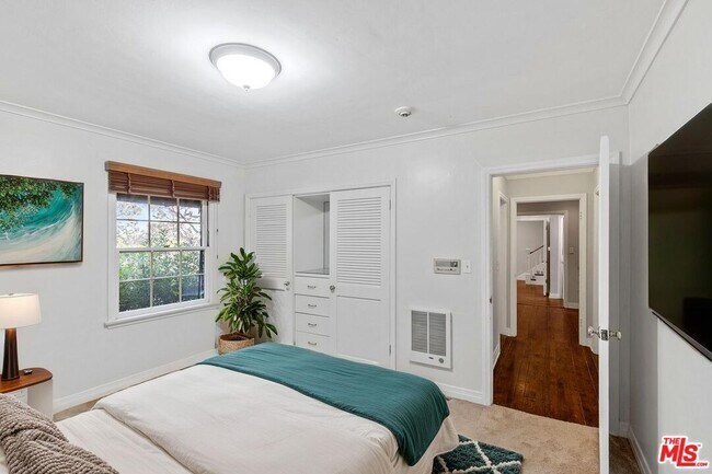 Building Photo - 905 Napoli Dr