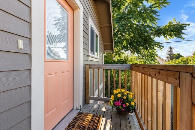 Building Photo - 3803 SE 65th Ave