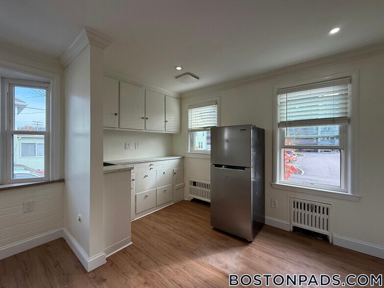 Building Photo - 522 Hancock St