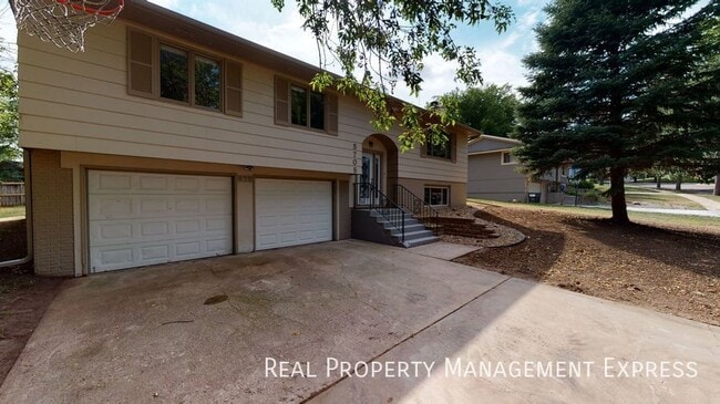 Building Photo - 3 Bed 3 Bath Home in Sioux Falls!