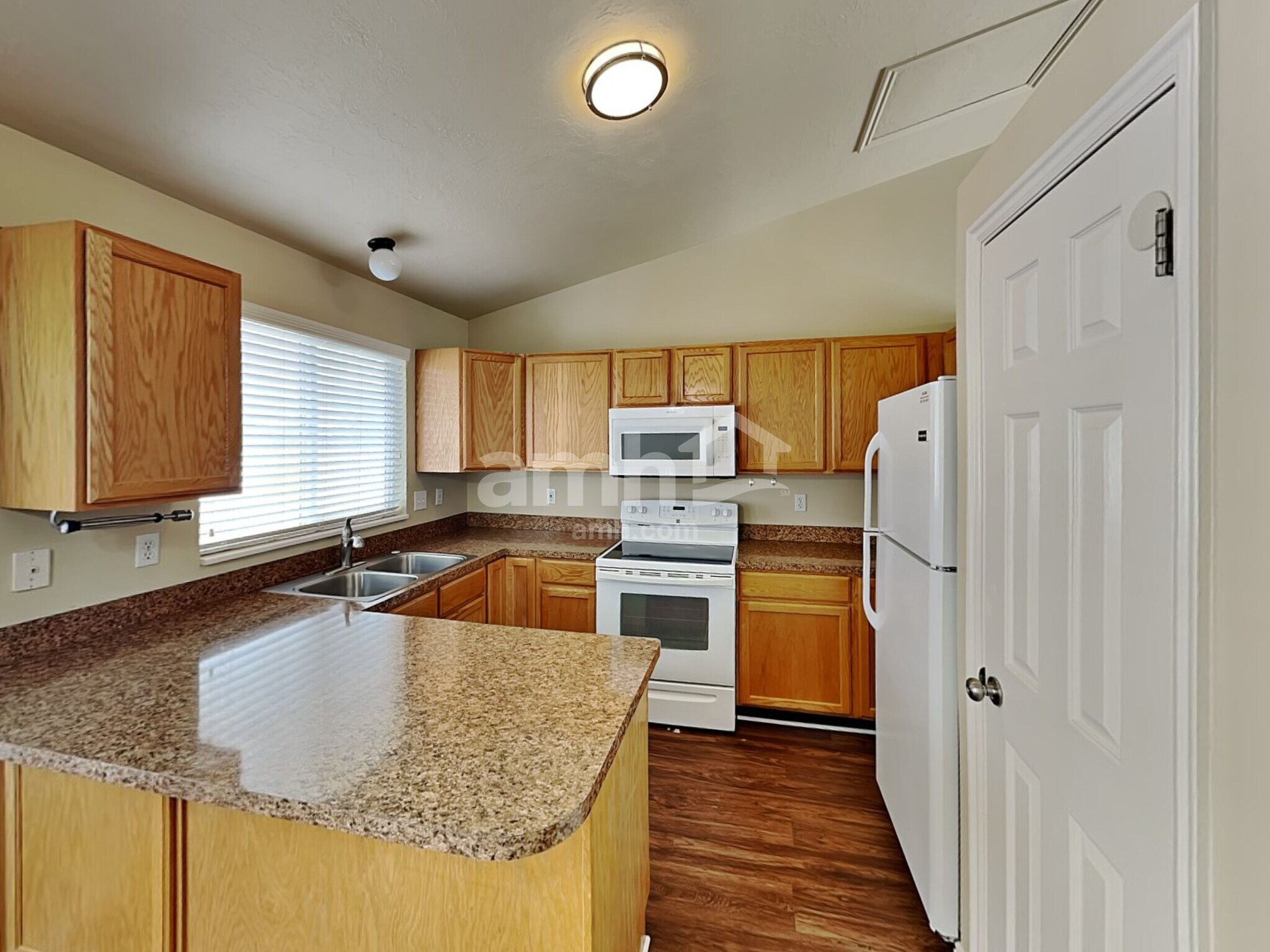Building Photo - 1109 E 320 S