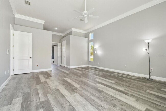 Building Photo - 6644 Country Club Rd